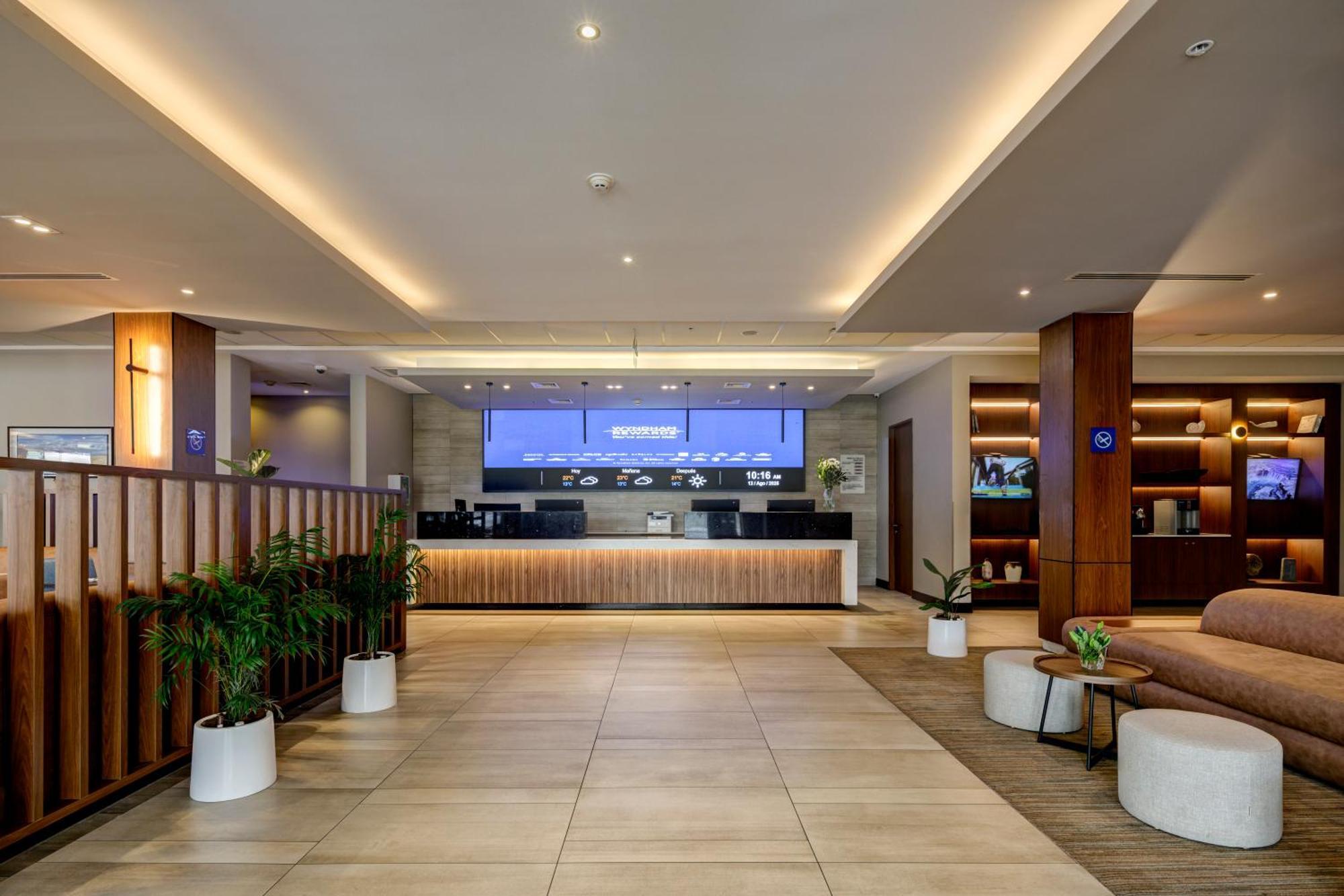 Wyndham Santiago Aeropuerto — Photos 3